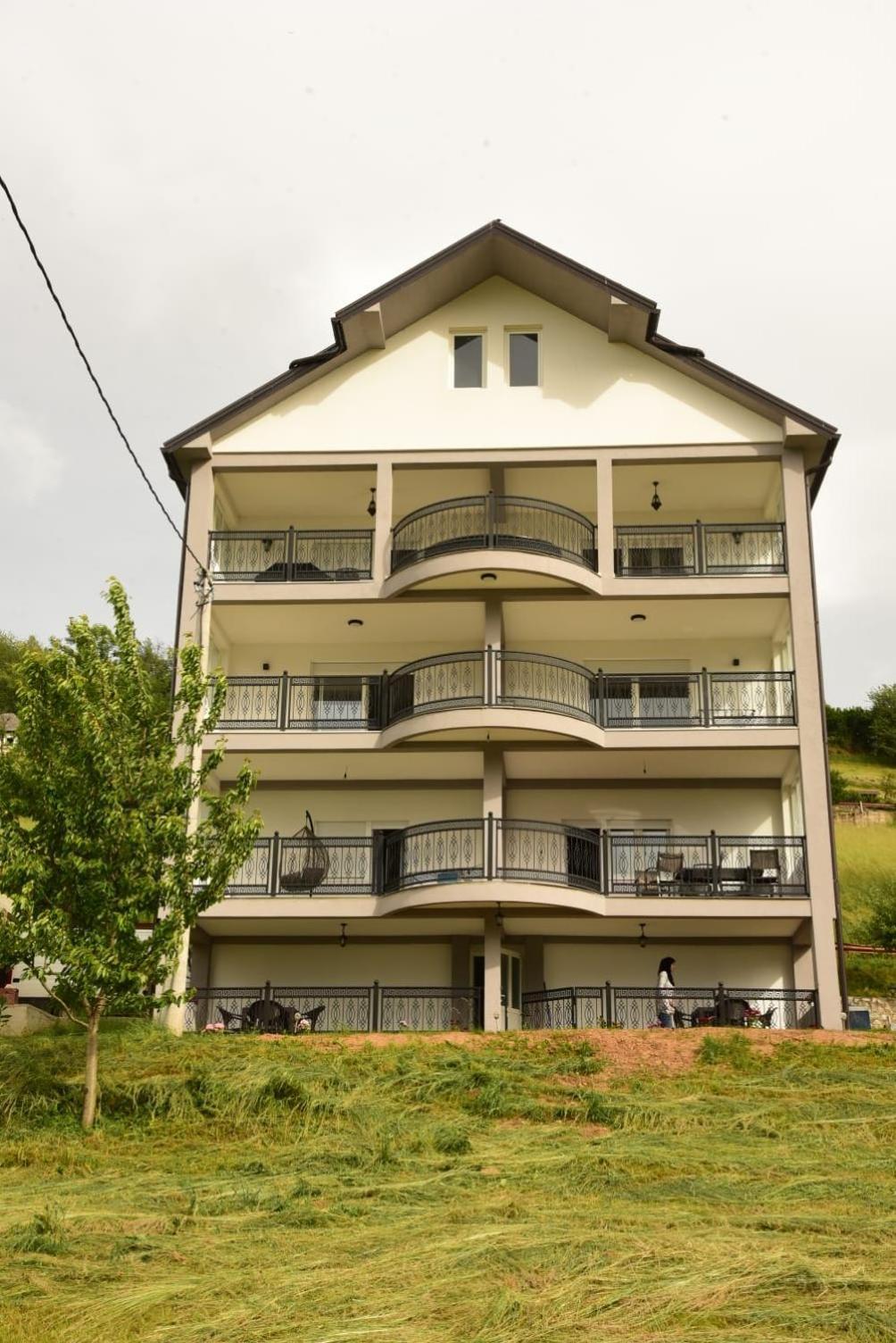 Lmm Apartmani Plav Exterior foto